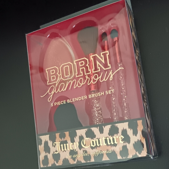 Juicy Couture Other - Juicy Couture 5 PC Blender Brush Set (New)